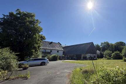 Haus zum Kaufen in Rödental 249.000,00 € 200.09 m²