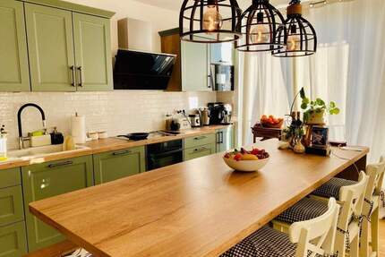 Stilvolle 4-Zimmer-Wohnung mit großem Balkon und EBK in toller Lage - Fürth Stadeln