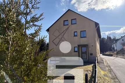 Haus zum Kaufen in Schwarzenbach a.Wald 99.000,00 € 180 m²