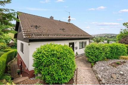 #KOMINOS IMMOBILIEN# Einfamilienhaus mit Einliegerwohnung in Herscheid
