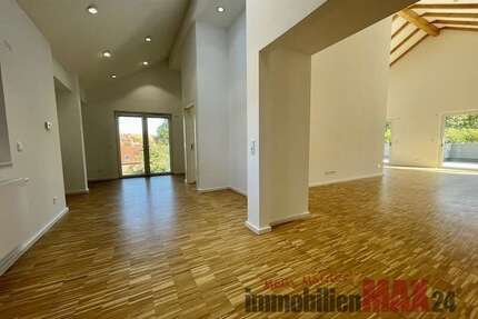 Wohnung zum Mieten in Neustadt 1.935,00 € 215 m²