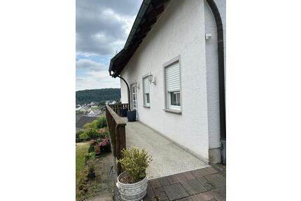 Einfamilienhaus mit Einliegerwohnung & Fernblick in DaunEifel