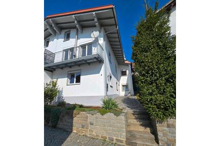 Doppelhaushälfte ca. 130 m² - 1.100,00&nbsp;EUR Kaltmiete, ca.&nbsp; 130,00&nbsp;m&sup2; in Fürstenstein (PLZ: 94538)