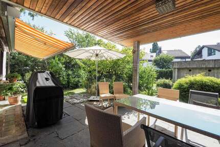 Haus zum Mieten in Stuttgart Rohr 2.900,00 € 225 m² - Stuttgart / Rohr