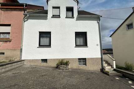 Haus zum Kaufen in Wadgassen 148.000,00 € 120 m²