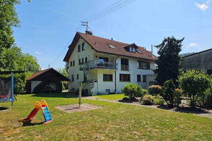 3 Familienhaus mit Gewerbehallen, schöner Garten, Garagen, Ortsrandlage - Geislingen an der Steige