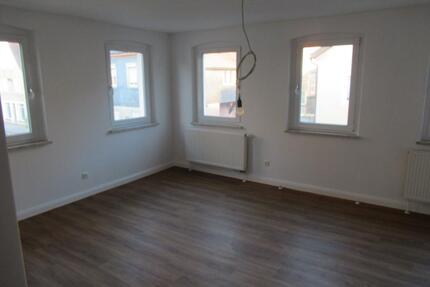 Zentrumsnahe 3-Zimmer Wohnung nähe Krankenhaus , frisch renoviert - Kronach