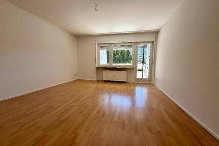 Sommer vor der Tür: Helle 3-Zimmer-Wohnung mit großer Terrasse, Balkon, Loggia und Einbauküche - Hanau