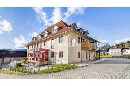 Vielseitig nutzbares MFH mit Pflegeeinrichtung & Wohnungen in ruhiger Aussichtslage - Ruhmannsfelden