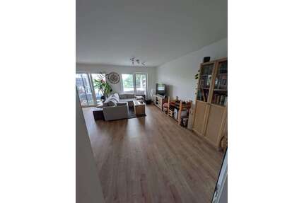 Wohnung zum Mieten in Neustadt 1.080,00 € 98.1 m²