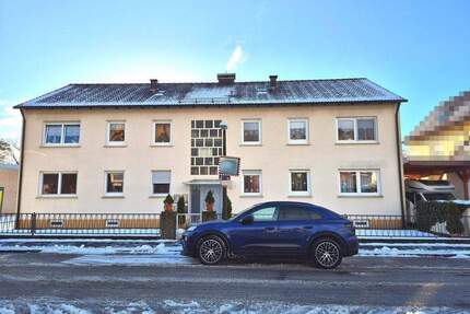 Komplettverkauf: Solides 4 FH auf ca. 989 m² Grund und Betriebsgebäude auf ca. 719 m² Grund (Gesamt ca. 1.708 m² Grundstück). - Wendelstein Großschwarzenlohe