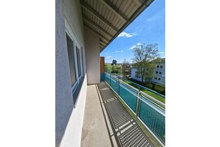 Helle 3-Zimmer-Wohnung mit Balkon in Amberg