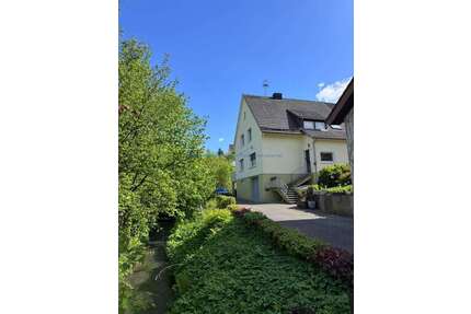 Haus zum Mieten in Altenbeken 1.450,00 € 216 m²