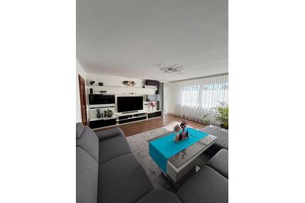 Schöne großzügige 5 Zimmer Wohnung - Markgröningen
