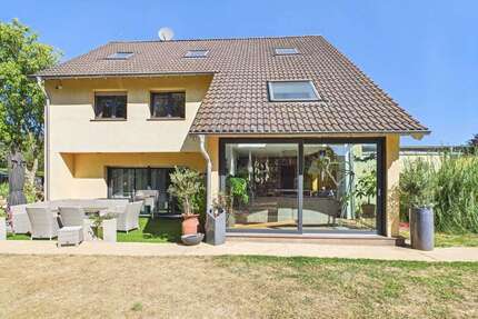 Haus zum Kaufen in Düren Lendersdorf 699.000,00 € 263.42 m² - Düren / Lendersdorf