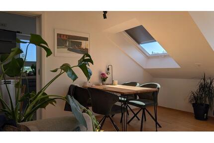 UNTERMIETE (01.04. - 30.04.): Sonnige Dachgeschosswohnung - Fürstenfeldbruck