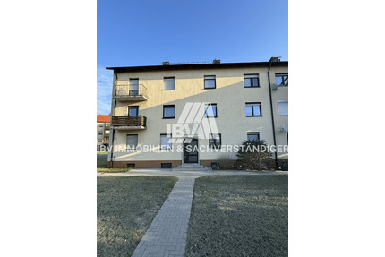 Helle 2-Zimmer-Wohnung mit Balkon und Einzelgarage - Sulzbach-Rosenberg