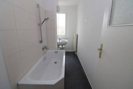 Du bist mein Stern...günstige 2-RW mit Wanne & Balkon!!! - Freiberg