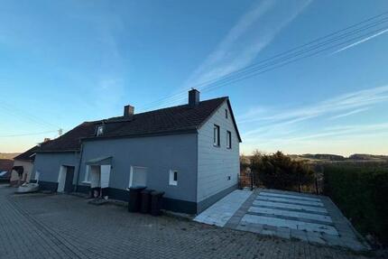 Zu verkaufen Haus 120m2 Garten 400m2 Lager 30 m2Grundstück 630 m2 - Pfeffelbach