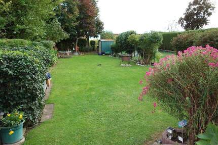 laufend modernisiertes Reihenmittelhaus, 4 Zi., mit Garten und Garage in Teising