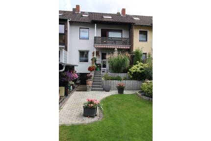 RESERVIERT !!! Charmantes Reihenmittelhaus in sehr ruhiger Lage von Hannover-Groß-Buchholz !