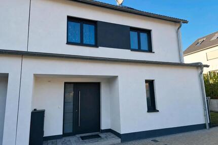 Moderne Doppelhaushälfte in bester Lage von Röthenbach a.d.Pegn. - Röthenbach an der Pegnitz