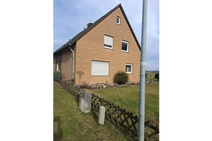 Wohngebäude, Doppelgarage 2709 m2 Grundstück - Bielefeld Heepen