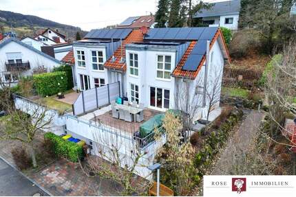 Attraktive Doppelhaushälfte mit sonniger Terrasse und Doppelgarage in Berglen (PV, Speicher&Wallbox)