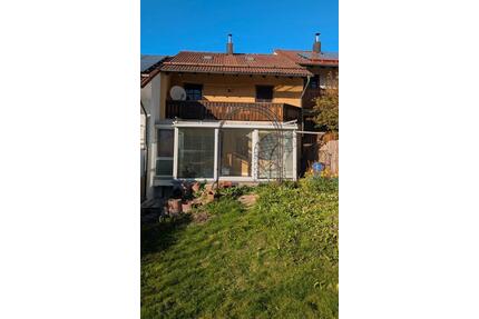 ruhiges 4-Zimmer-Reihenhaus mit Wintergarten, Kachelofen und EBK - Deggendorf