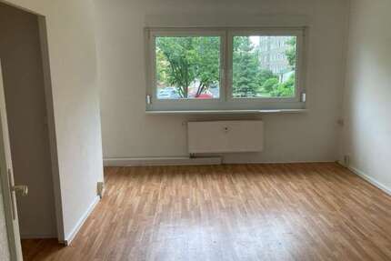 Wohnung zum Mieten in Gera 230,00 € 32.34 m²
