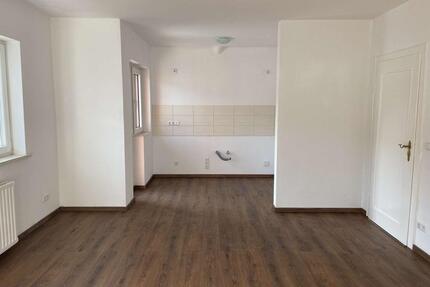 Helle 2-Zimmer-Wohnung mit Balkon in zentraler Lage - Wolfsburg