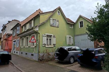 Kleines, sanierungsbedürftiges Wohnhaus in 77933 Lahr - Lahr (Schwarzwald)