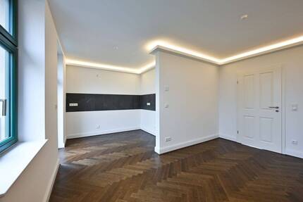 Ganz oben! + Erstbezug im Dach + Parkett & Fußbodenheizung + Balkon + tolles Bad + LED-Licht - Leipzig Altlindenau