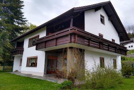 Großzügiges Landhaus und tollem Fernblick auf den Bayerischen Wal - Grattersdorf Falkenacker