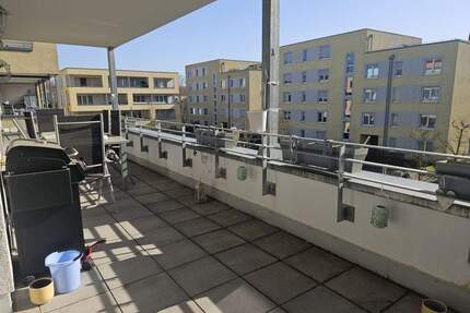 Ab April frei: 3.5-Zi-Whg in Rastatt, 2.OG, Lift, große Loggia, schöne EBK, 2 Bäder, Parkett, Keller, 2 x Tiefgarage