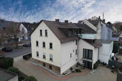 Großes Einfamilienhaus mit Einliegerwohnung, 3 Garagen und Herkulesblick in Kassel!