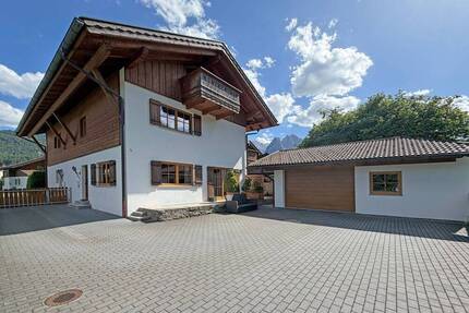 Moderne großzügige Doppelhaushälfte in ruhiger Lage von Garmisch - Garmisch-Partenkirchen