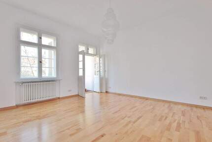 Charmante 2-Zimmer-Wohnung mit Loggia im Flieger-Karree nahe Tempelhofer Feld - Berlin-Tempelhof