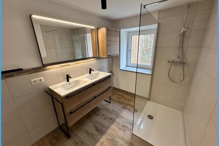 IMMO MAIER - Erstbezug - Traumhafte Neubauwohnung, geringe Nebenkosten da KFW40 Standard - Wittibreut