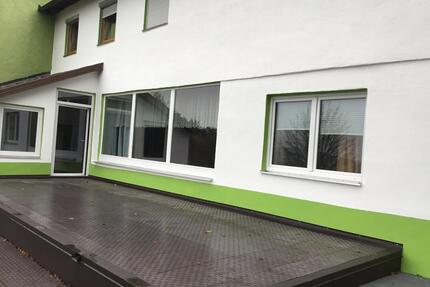 6-Zimmer Wohnung - 1.200,00&nbsp;EUR Kaltmiete, ca.&nbsp; 160,00&nbsp;m&sup2; in Kastl (PLZ: 92280)