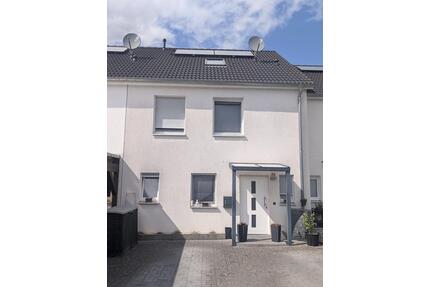 Reihenmittelhaus, Garten, PKW Plätze, EBK Braunschweig Waggum