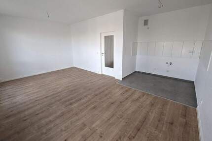 Erstbezug nach Sanierung - 2-Zimmer-Wohnung mit Balkon - Halle (Saale) Silberhöhe