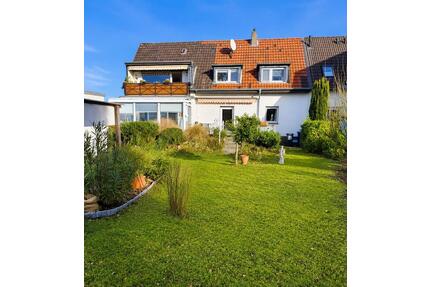 Einfamilienhaus mit Einliegerwohnung in Berg. Gladbach- Heidkamp - Bergisch Gladbach Gronau
