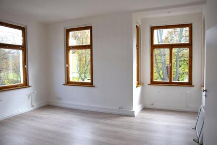 großzügige und helle 3-Raumwohnung in guter Lage von Apolda