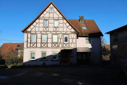 Hofstelle mit Wohnhaus inkl. Scheune und Stallungen - Schrozberg Speckheim