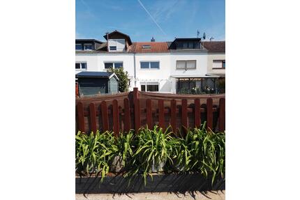 Reihenhaus - 1.160,00&nbsp;EUR Kaltmiete, ca.&nbsp; 84,00&nbsp;m&sup2; in Rodgau (PLZ: 63110)
