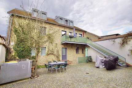 Haus zum Kaufen in Eltville am Rhein 1.690.000,00 € 459 m²