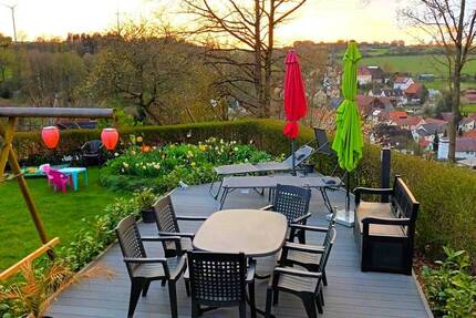 Wohnen wie im Urlaub - Einfamilienhaus mit Pool, Einliegerwohnung und Fernblick - Kulmbach / Kirchleus