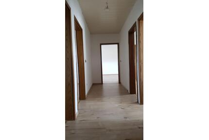 3 ZKD DG-Wohnung zu vermieten - 585,00&nbsp;EUR Kaltmiete, ca.&nbsp; 85,00&nbsp;m&sup2; in Staudernheim (PLZ: 55568)