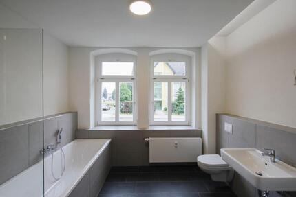 AltbauVilla mod. Whg. 3 Zi. Küche m. EBKBadStpl.Garten 109m² - Hohenstein-Ernstthal